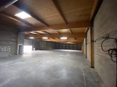 vente/location entrepôt / local d'activités villeneuve sous dammartin 850 m²