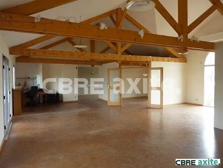 location bureau cremieu 125 m²