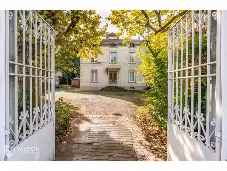 villa de luxe de 8 pièces en vente sathonay-camp  france