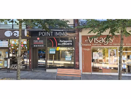 location local commercial