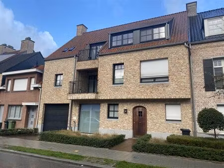 appartement te huur in 's gravenwezel met 2 slaapkamers