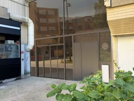 location local commercial 888m² bourgoin jallieu 38300