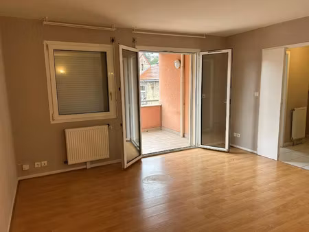appartement à louer 4 pièces 76.47 m² - étupes (25) - 705€