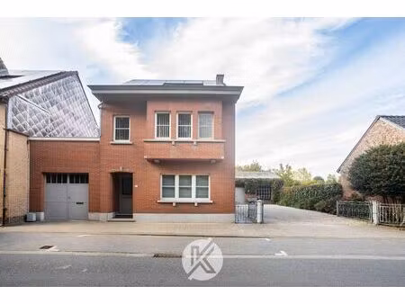 charmante halfopen woning met ruime loods van 130 m²