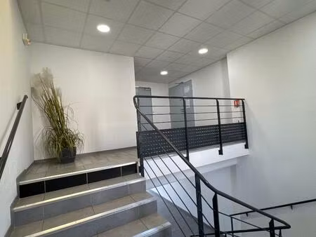 location local commercial 87m² st maximin la ste baume 83470