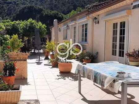 villa d'exception de 240 m2 avec piscine  écuries et terrain de 6544m2 arboré à la...