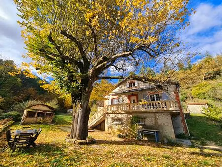 limite gard/ardèche - charmante maison sur 4 hectares de terrain
