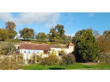 corps de ferme de 222m2