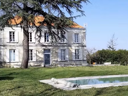 vente maison 10 pièces 280 m² à cercoux (17270)  393 750 €