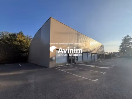 local commercial / d'activites premium 1000 m² divisible saint