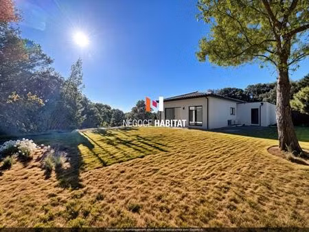 villa de luxe de 5 pièces en location assas  occitanie