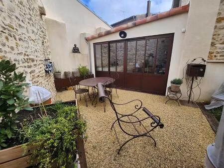 maison en pierre rénovée quatre chambres et charme fou
