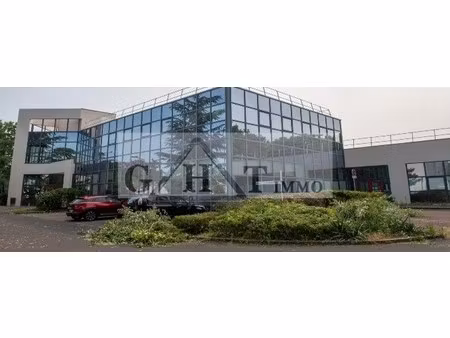 location local commercial