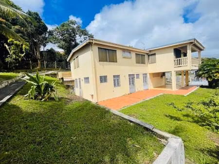 maison à revenus locatifs - t4 + 2 t2