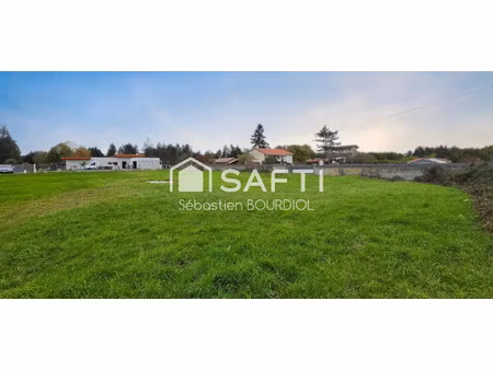 vente terrain 1403 m² orléat (63190)