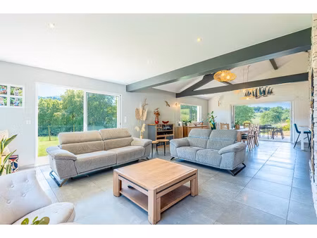 maison contemporaine d'environ 220m2