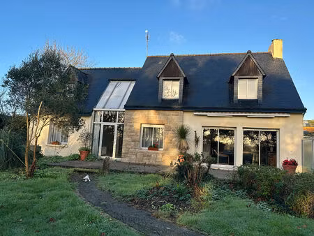 maison spacieuse à vendre à lanildut - un bien rare !
