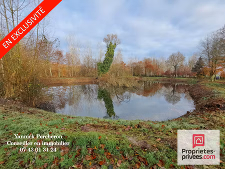 etang sur terrain de 5 000m²