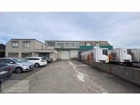 entrepôt avec atelier