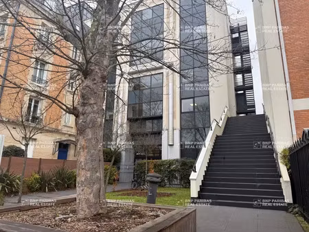 location bureau vincennes 94300