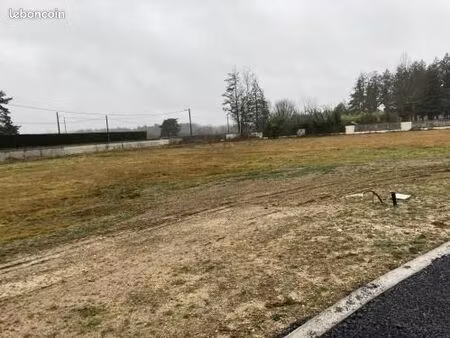 terrain 1 405 m² orleat