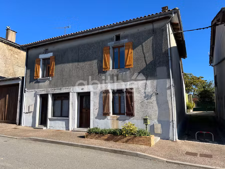 maison de village avec grange (non attenante)