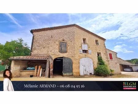 combas – ensemble immobilier au cœur du village  fort potentiel d’aménagement