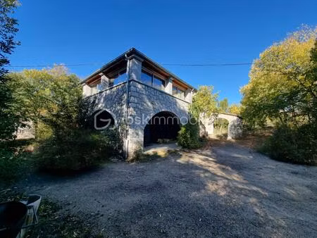 maison de 160 m² à labeaume