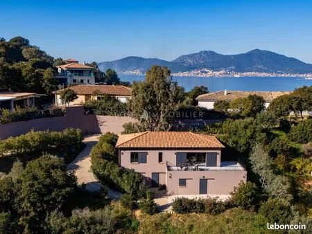 villa 7 pièces 230 m²