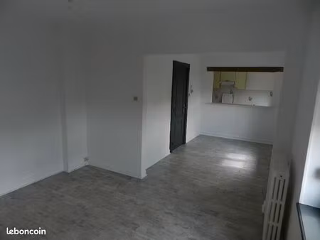hagondange centre : 900 m gare sncf  appartement meublé 2 pièces . 65 m². 1 chambre