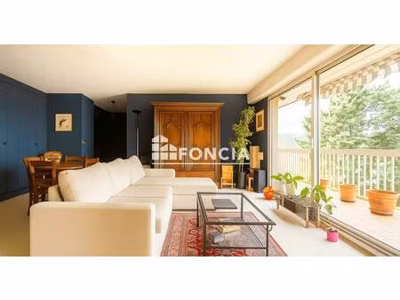 secteur prisé croix bosset dans résidence standing sécurisée avec gardienne à demeure  jar