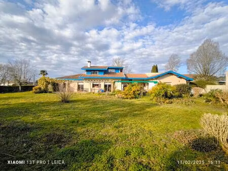 ensemble immobilier maison hinx 5 pièce(s) 185 m2 plus hangar 250 m2