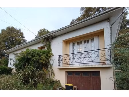 maison sur sous sol 3 chambres avec garage   quartier calme