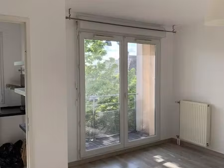 location appartement 2 pièces 40 m² à noisy-le-grand (93160)  840 €