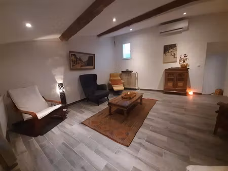 location meublée maison 3 pièces 107 m² à grambois (84240)  870 €