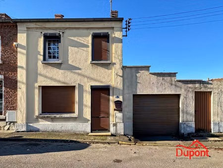maison semi-individuelle avec garage  cour  véranda et cave –