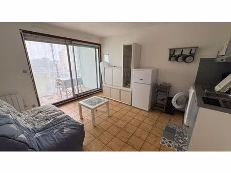 studio meublée avec loggia