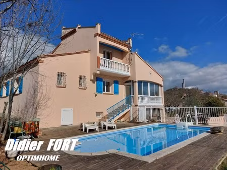 villa contemporaine recente surmontee de son pigeonnier en suite a offrir et piscine
