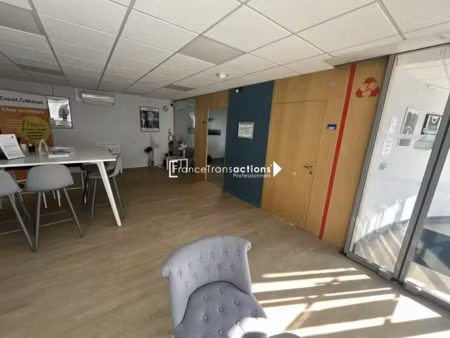 local commercial a louer