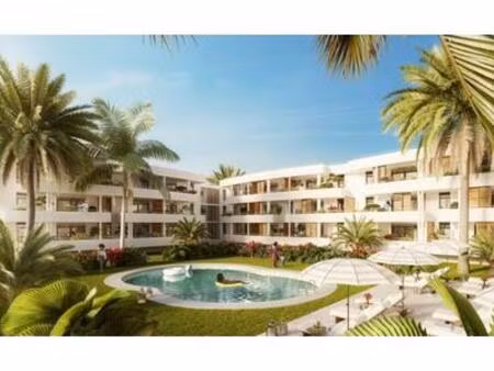 a vendre appartement t2 face piscine à sainte-anne  guadeloupe