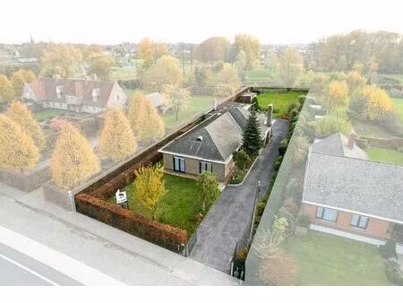 ruime gelijkvloerse villa aan ter borcht op 1.954 m²