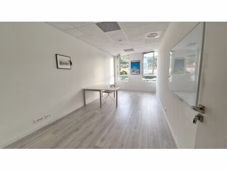 bureau t3 mouans-sartoux à vendre