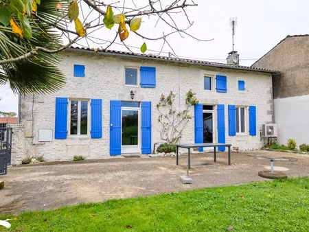 vente maison 5 pièces 213 m² à jonzac (17500)  269 000 €