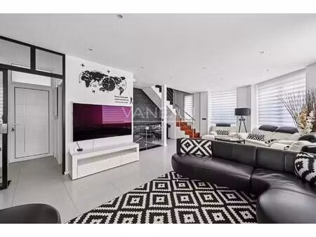 xve - rond-point saint-charles. comme une maison.