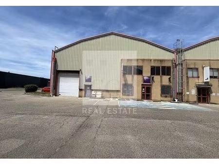 location commerce 1110 m² à vénissieux (69200)