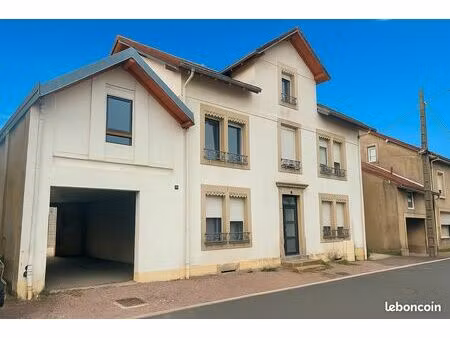 immeuble 11 pièces 203 m²