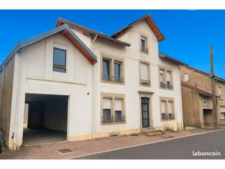 immeuble 11 pièces 203 m²