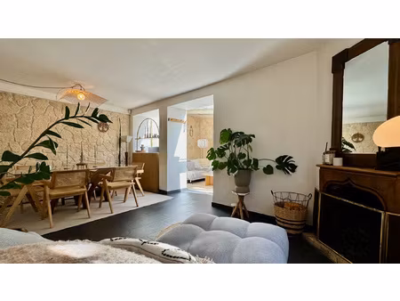 maison de village (avec courette) très bien entretenue et au