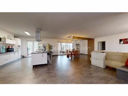 maison traditionnelle de 213 m² à saint-hilaire-bonneval