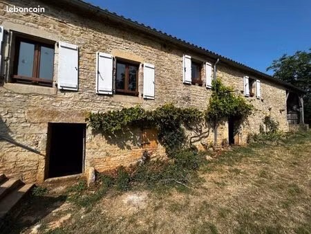 splendide corps de ferme restauré sur les hauteurs de saint antonin